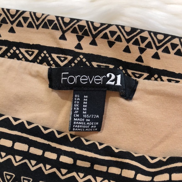 Forever 21 Aztec Design Mini Skirt Size Medium - Picture 2 of 2